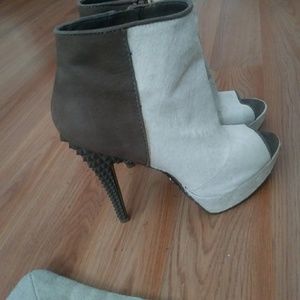 Rachel Roy booties